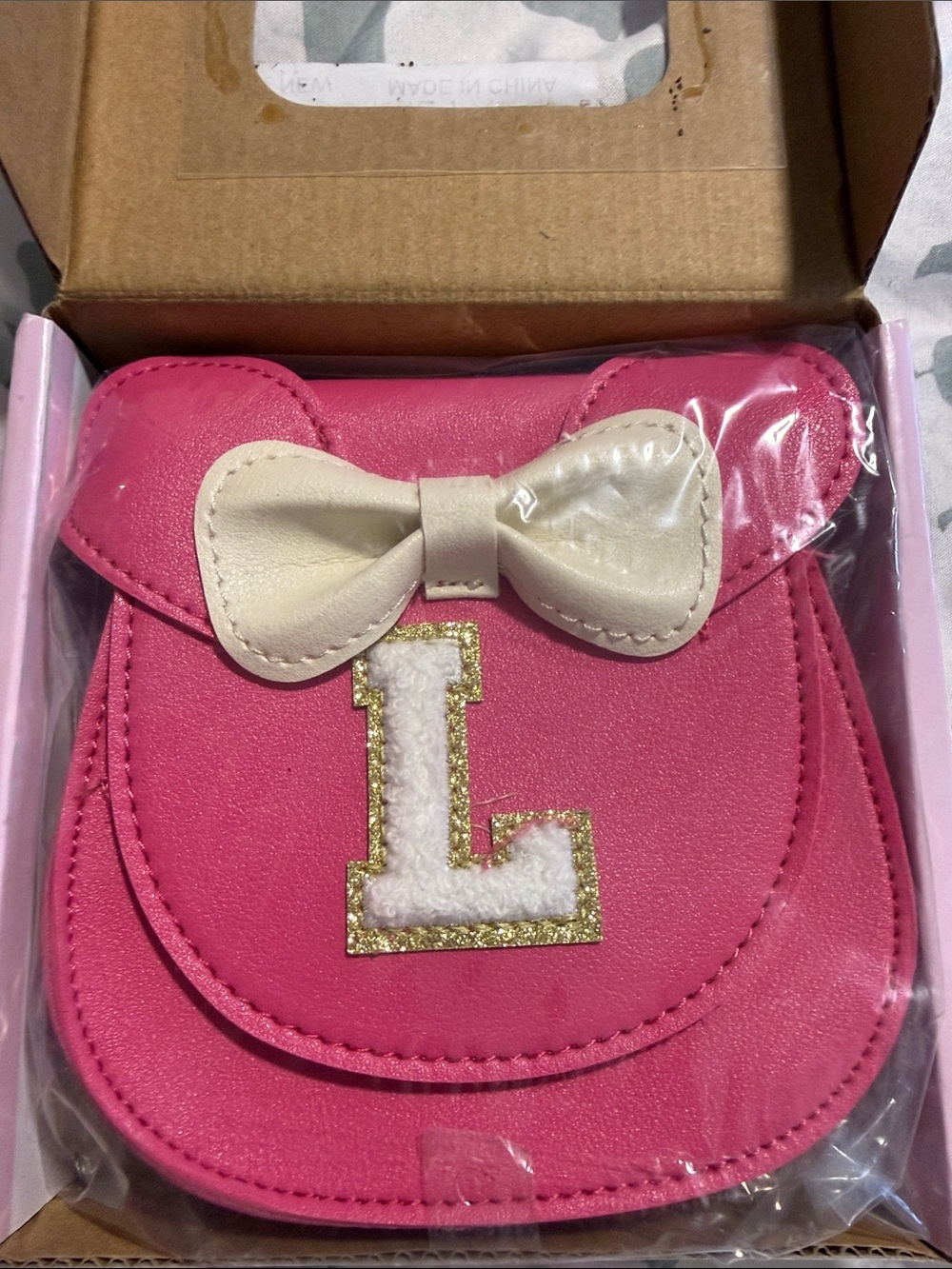 NWT Girls pink Purse crossbody, shoulder faux leather initial L in gift box